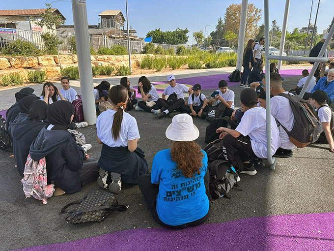 طلّاب طبقة الثوامن من اعدادية دار التربية والعلوم بجولة استكشافية لمعالم جلجولية 